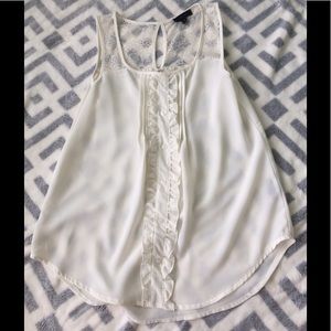 ❕White sleeveless top