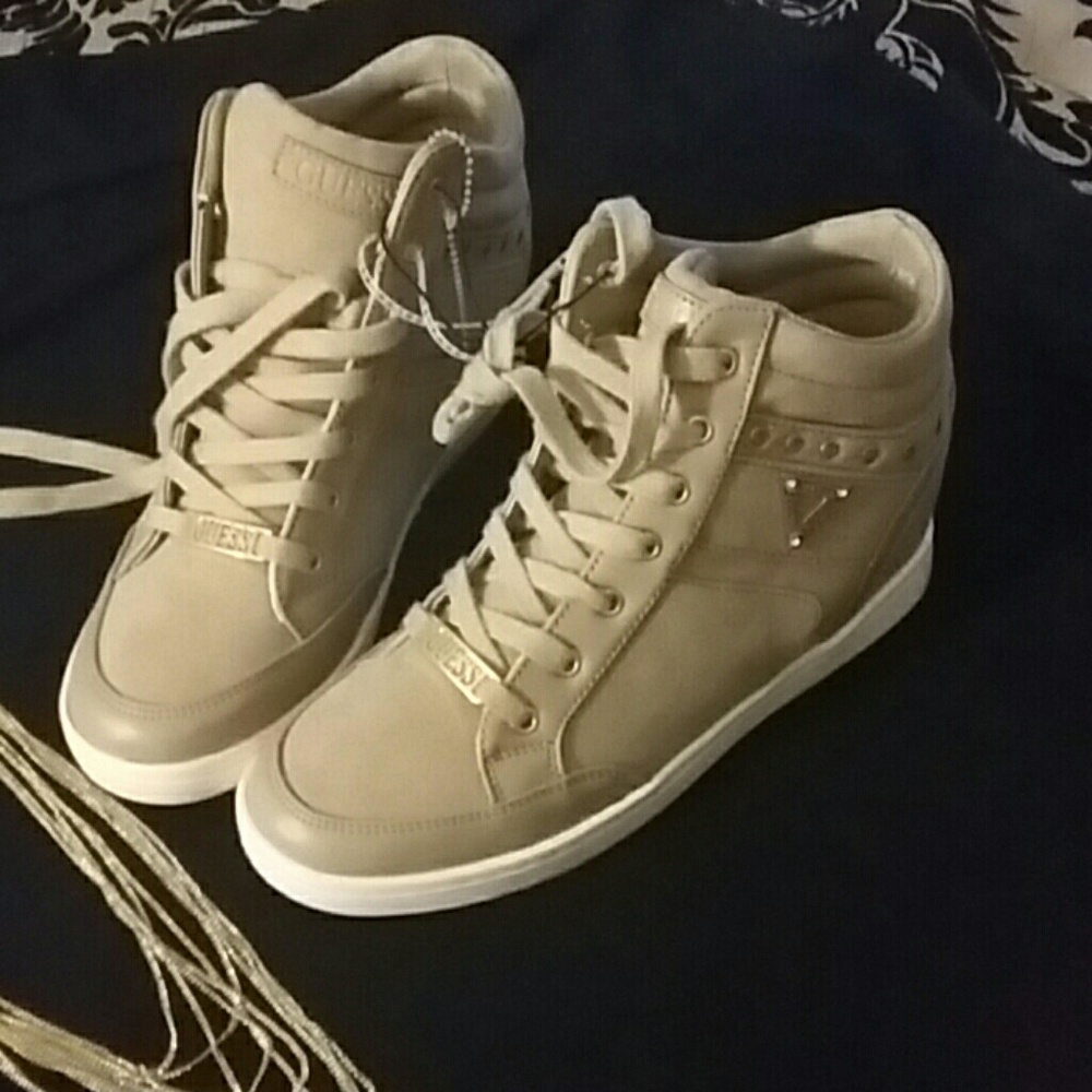 New Size 9 Guess shoes
