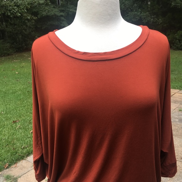 Relaxed fit rust colored top - Picture 2 of 6