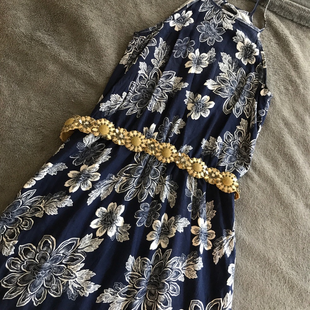 Gorgeous Francesca's Maxi dress-Belt not included