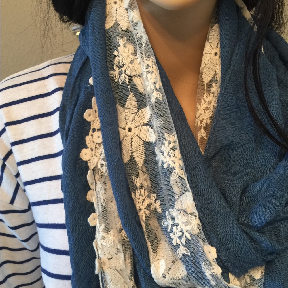 Infinity loop scarf - Picture 4 of 4