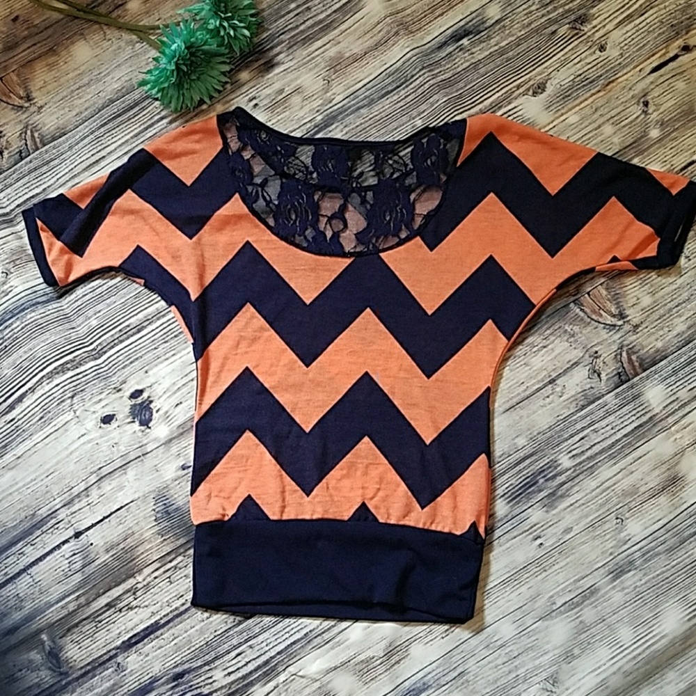 Beautiful dress too casual top. - Picture 2 of 6