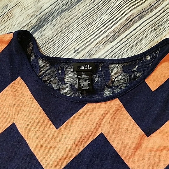 Beautiful dress too casual top. - Picture 5 of 6