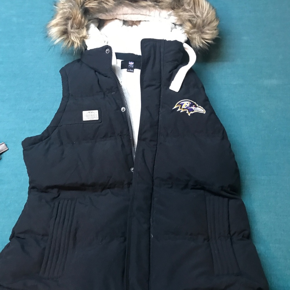 A ravens puffer vest with fur hood. Size L