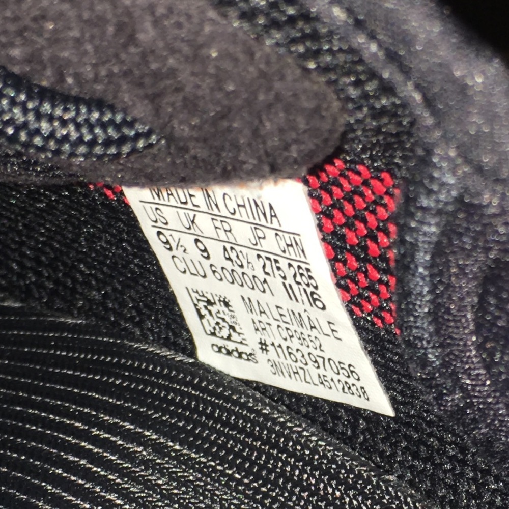 ADIDAS YEEZY 350 V2 "BRED" - Picture 5 of 6