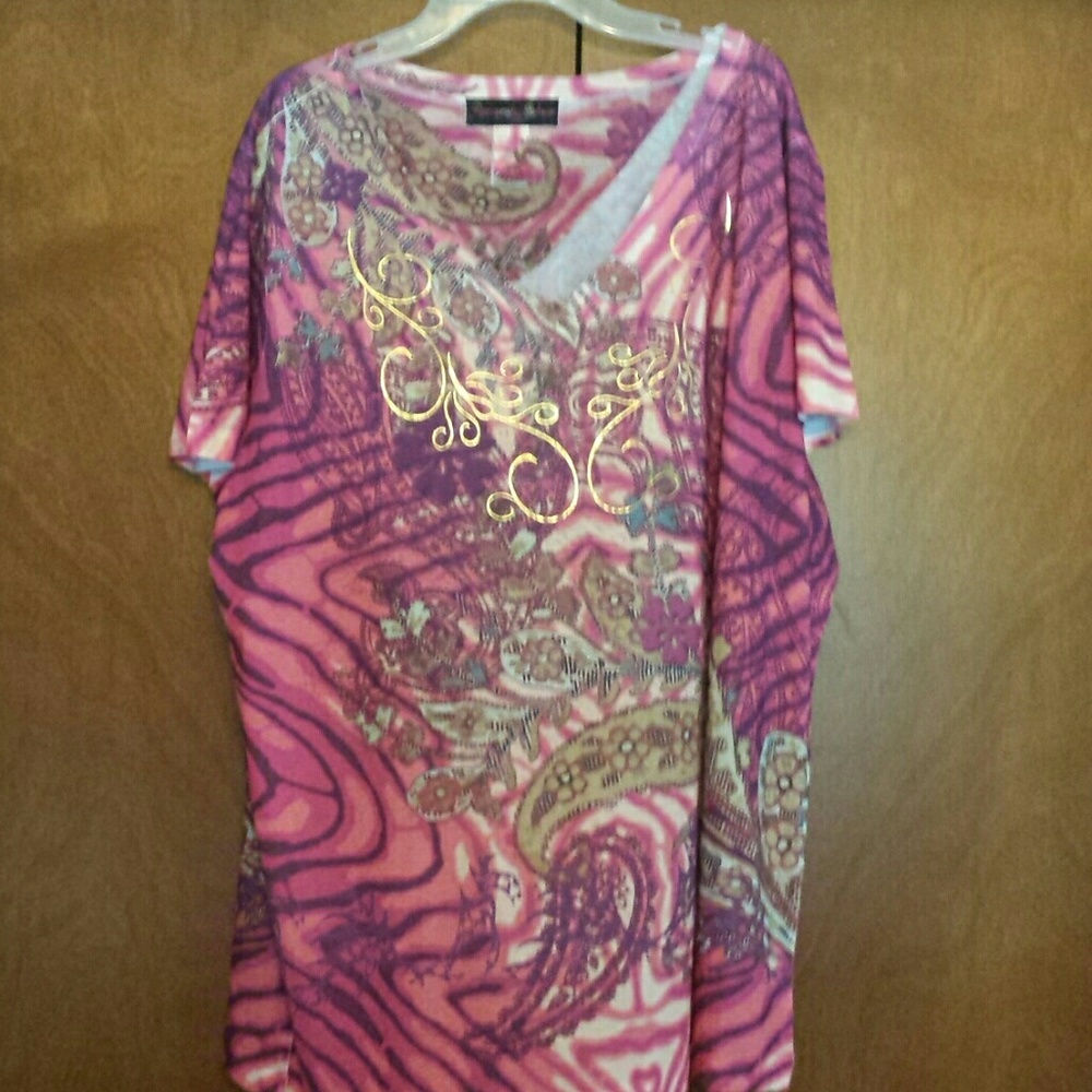 Pink print tee