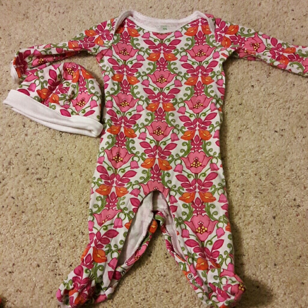 Good condition Vera Bradley baby hat and bodysuit