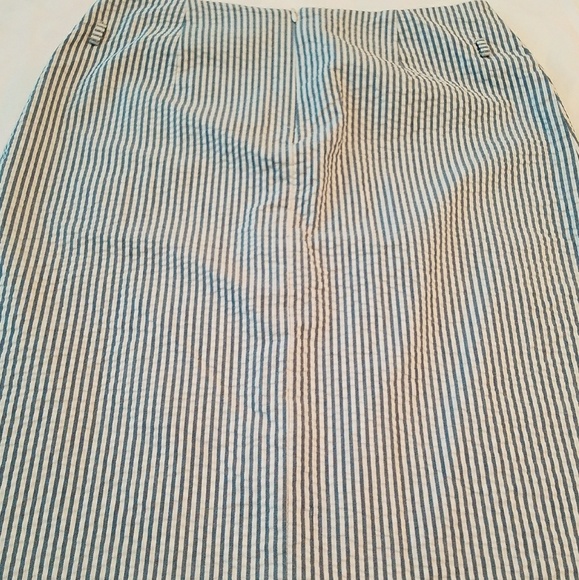 ❤❤BCBG Max Azria Seersucker skirt - Picture 2 of 3