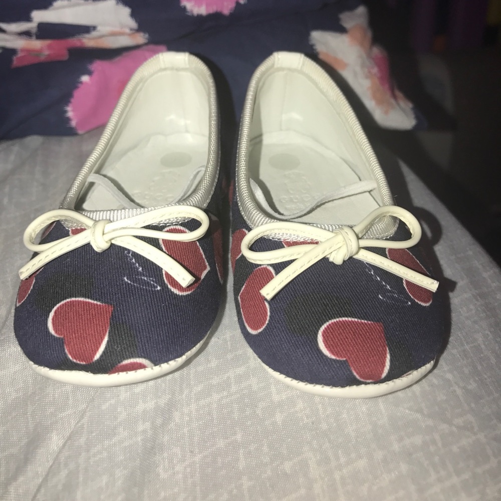 GUCCI GIRLS' HEART PRINT BALLERINA FLATS