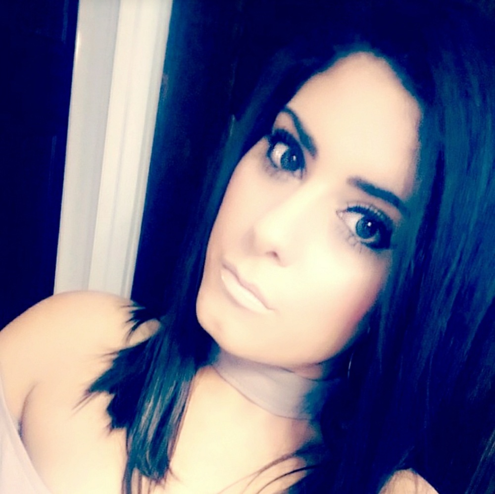 Meet your Posher, Eleni