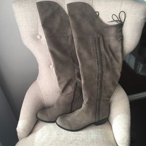 Adorable *Brand New* Over the knee boots