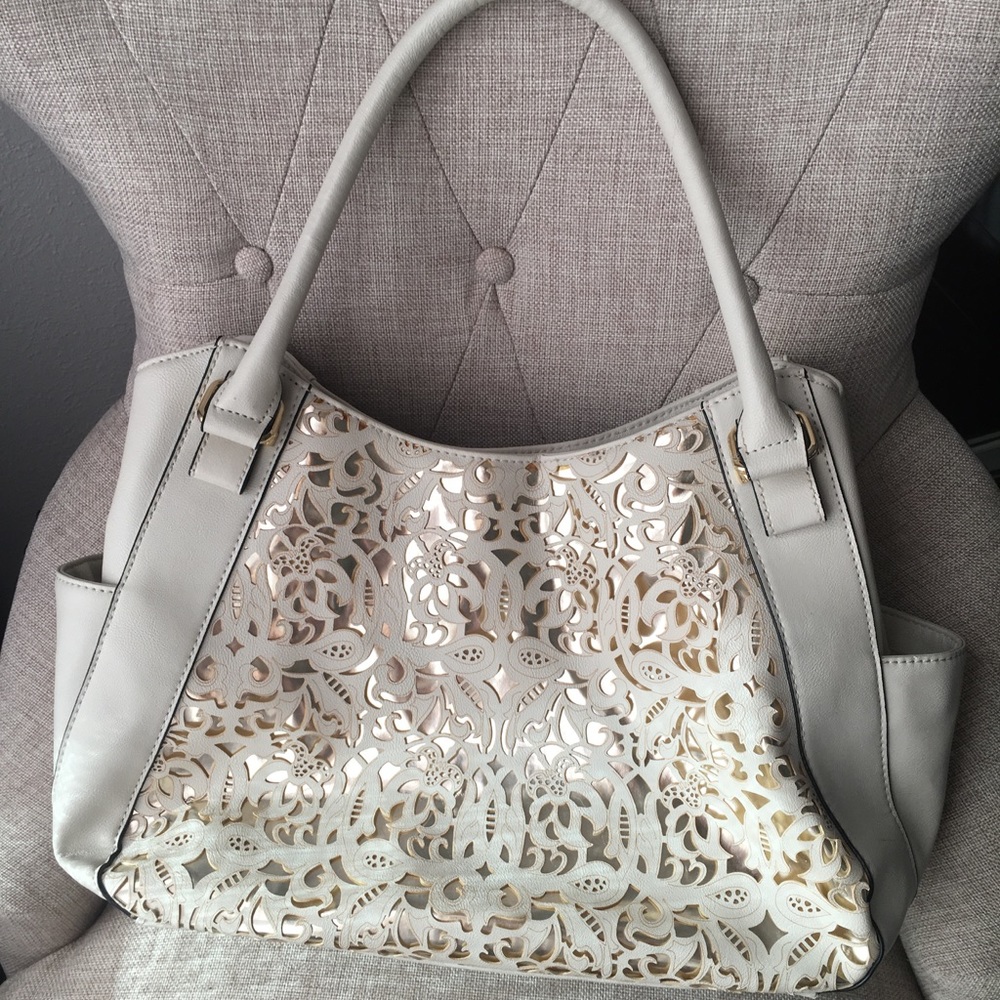 Adorable Like New Gold Detail Purse