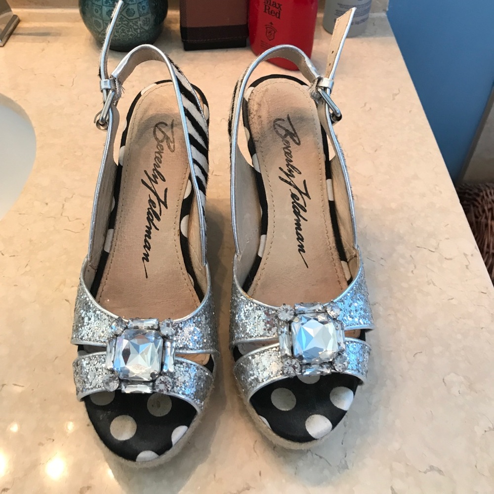 Betsey Johnson platforms size 5