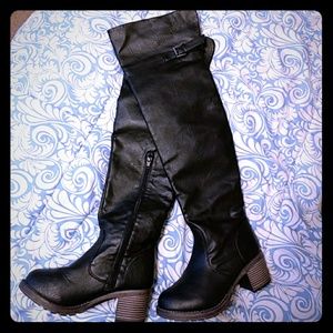 Thigh high Rue 21 boots