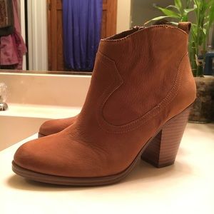 Vince Camuto Booties 8.5