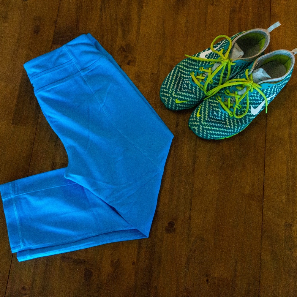 RESERVED light blue Under Armour workout crops