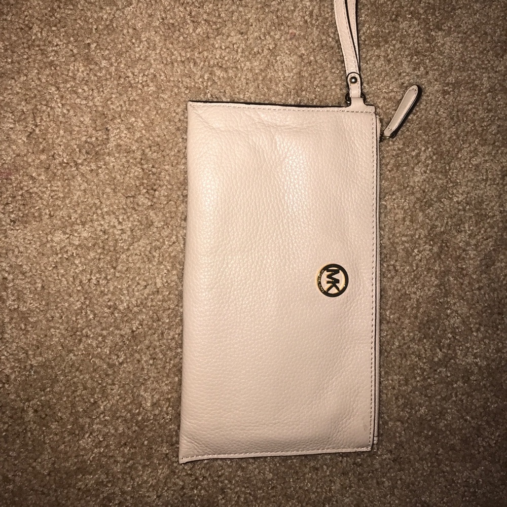 Authentic Michael Kors wristlet