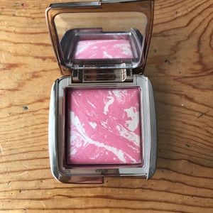 Hourglass Ambient Lighting Blush