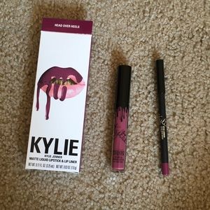 Kylie Cosmetics Matte Lip Kit in Head Over Heels