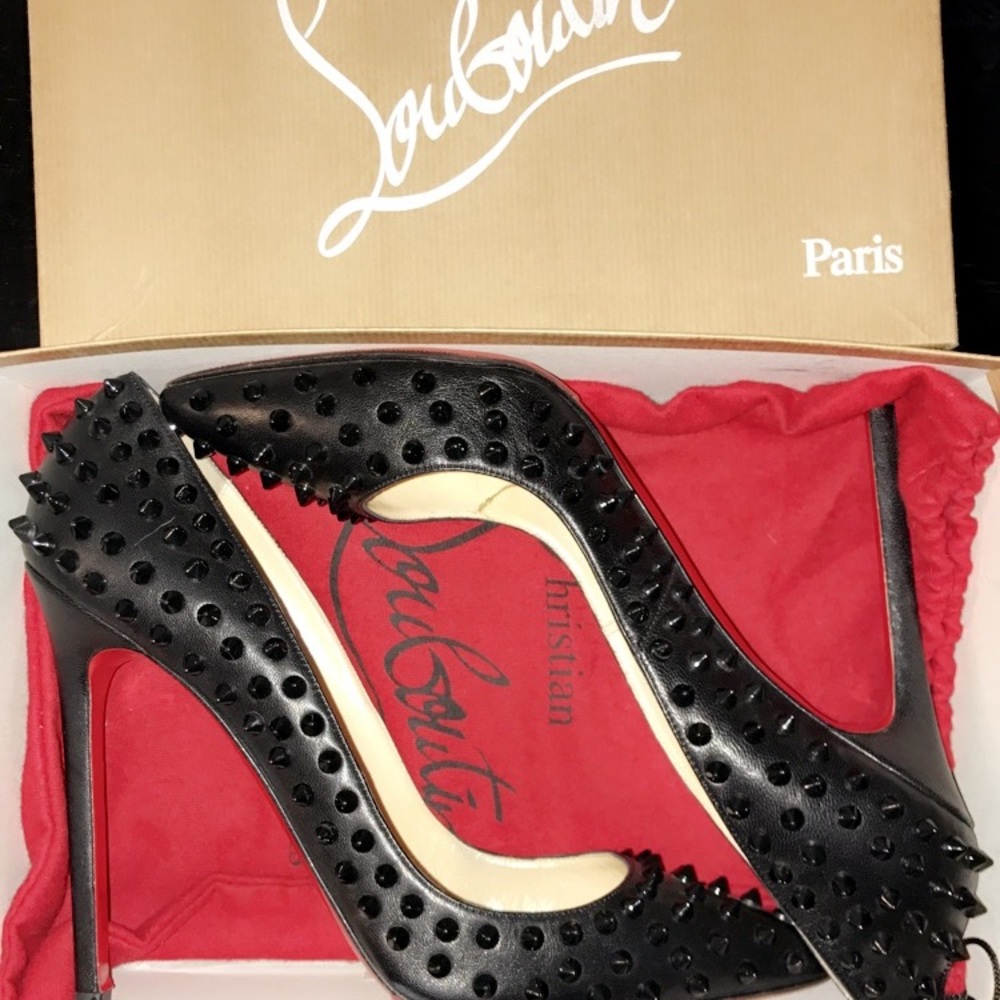 *SOLD* 41 Christian louboutin Pigalle Spike Heels