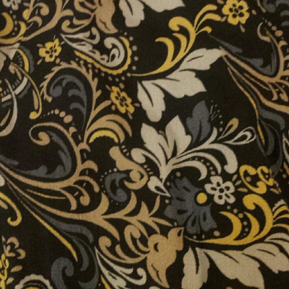 💕CABI*REVERSIBLE SKIRT - Picture 3 of 10