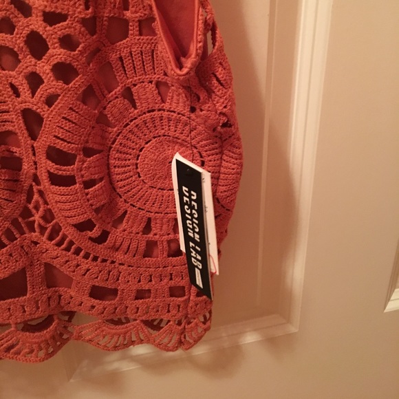 Crop top - Picture 2 of 3