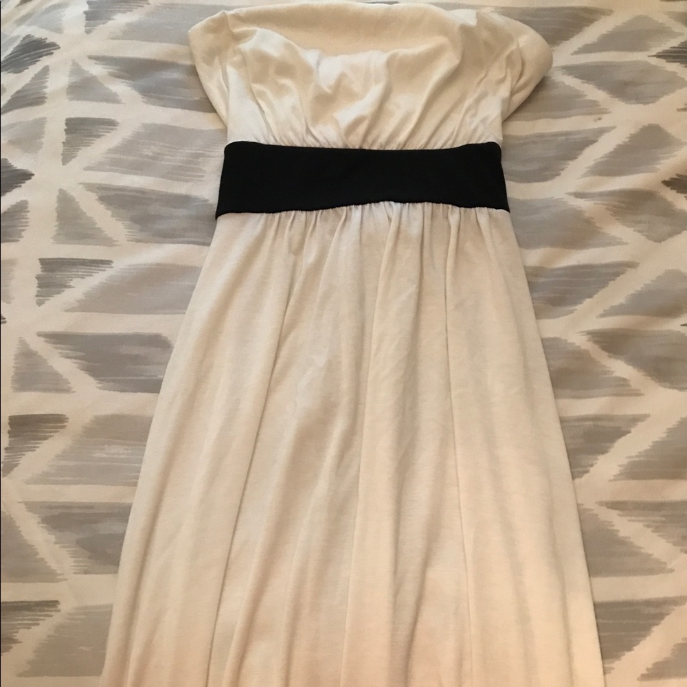 Sleeveless dress