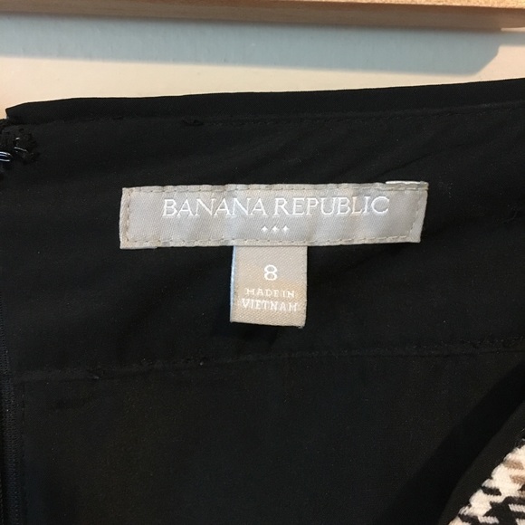 SOLD Banana Republic Skirt - Picture 4 of 4