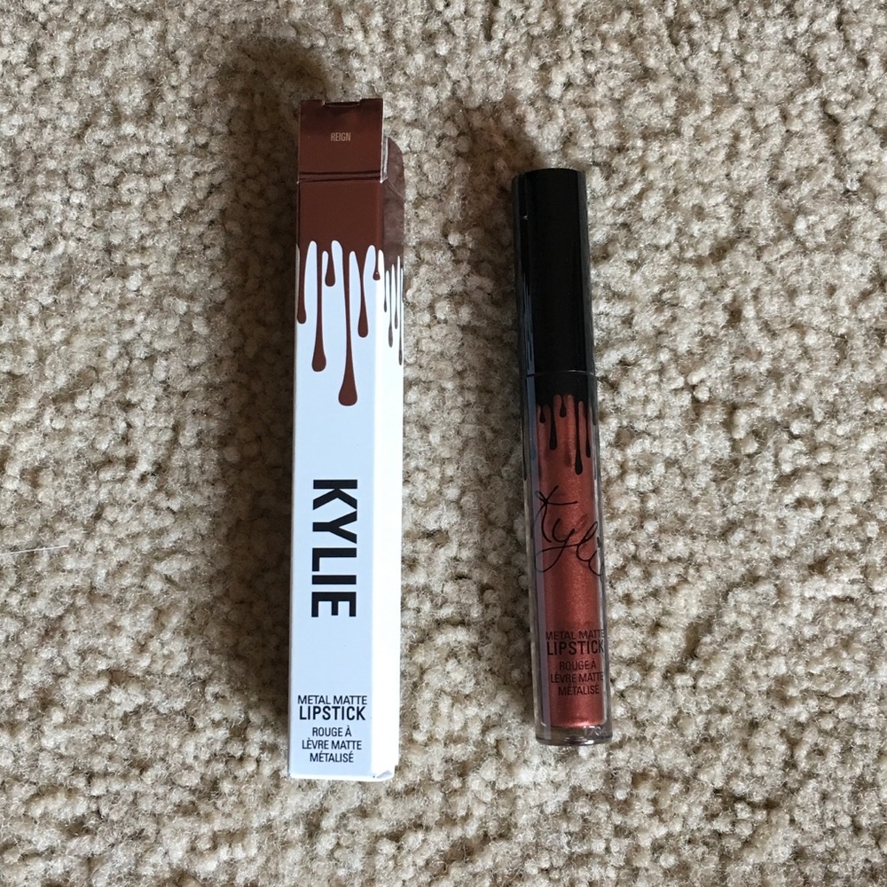 Kylie Cosmetics Metal Lipstick in Reign