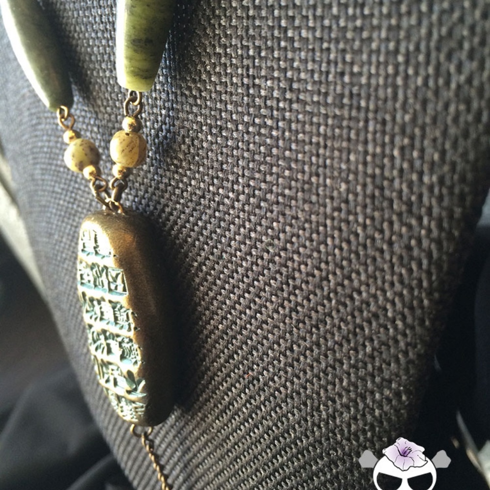 Beaded Asian Text Y Necklace - Picture 5 of 5