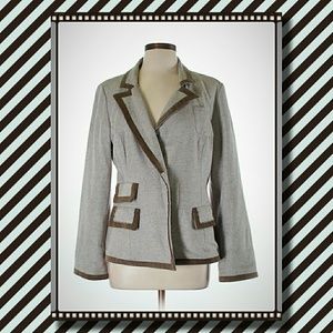 Classy, Two-toned, Wool Blazer