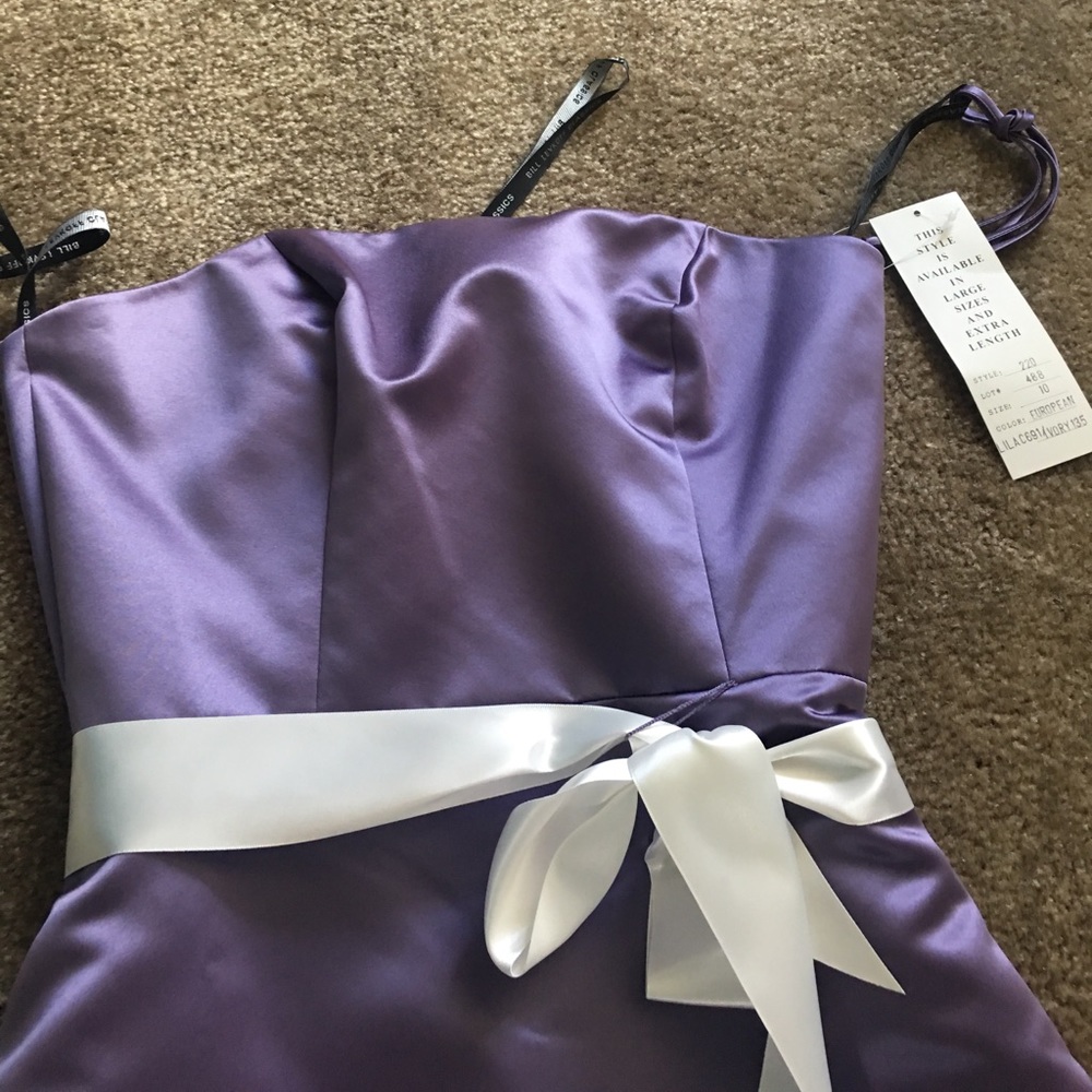 Satin dress - Picture 2 of 5