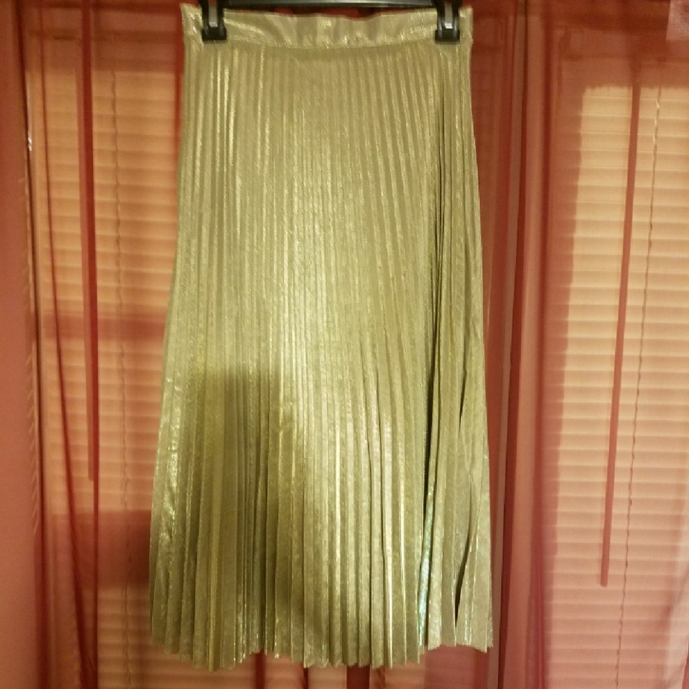 Metallic Gold high waisted midi skirt NWT!