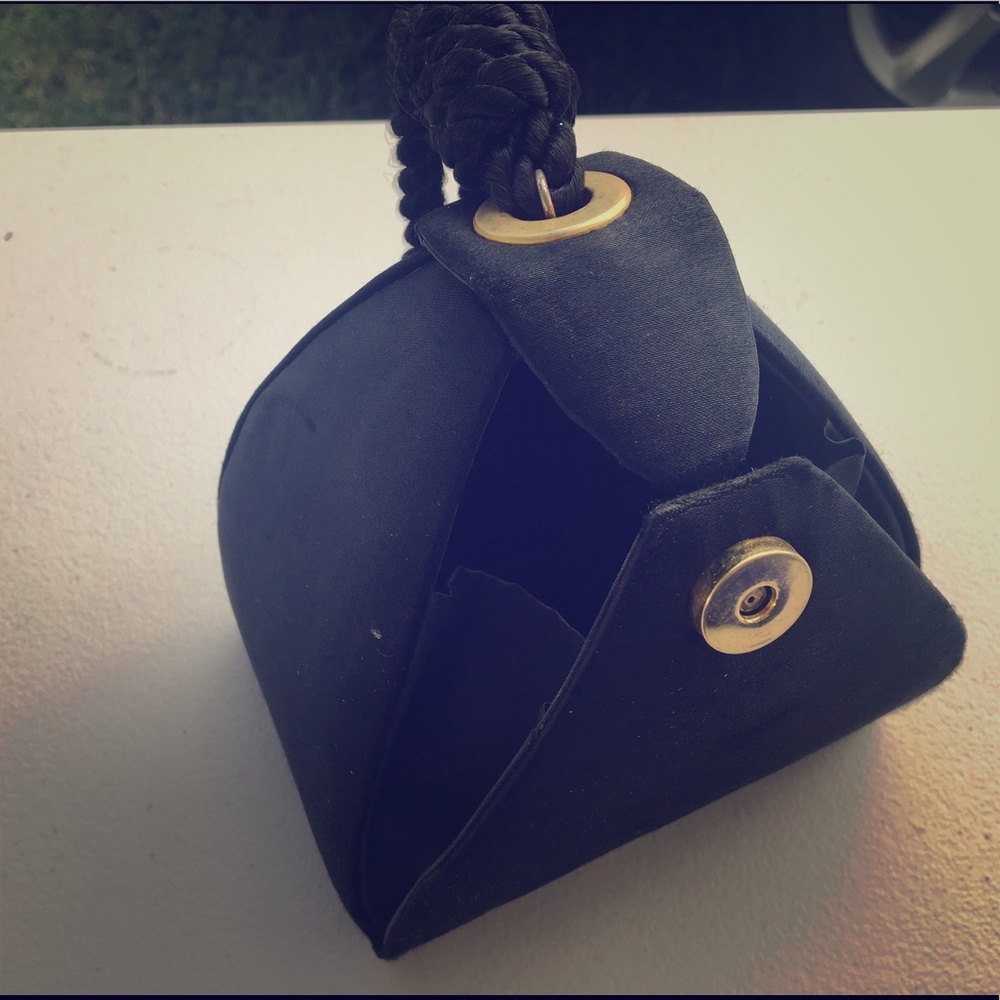 Vintage 90s pyramid wristlet purse