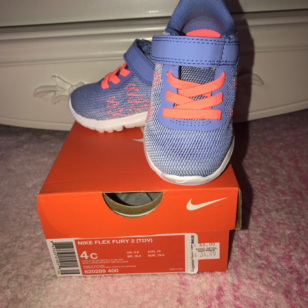 Nikes sneakers