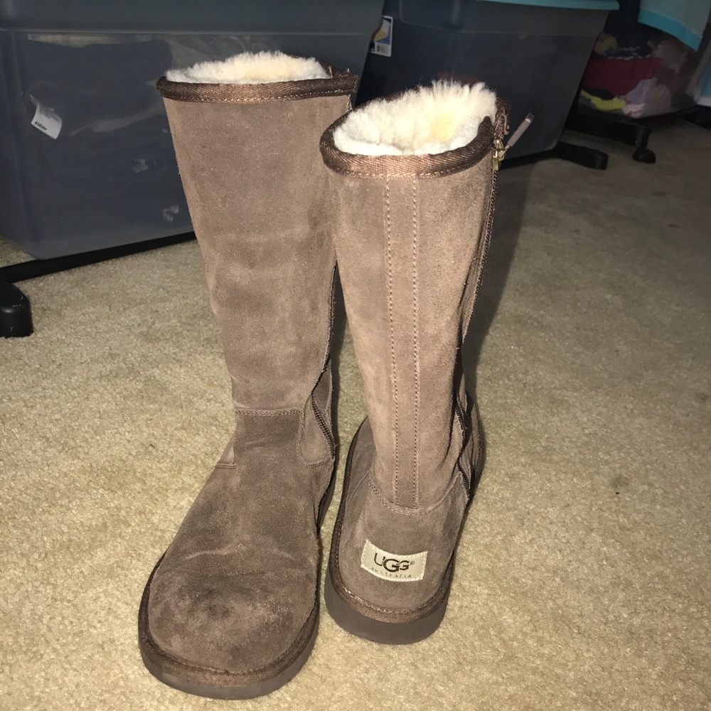 Brown ugg boots size 7