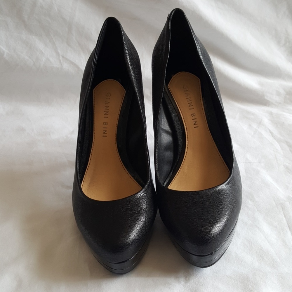 Gianni Bini Black High Heel Pumps