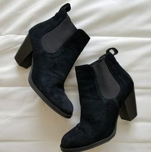 Steve Madden Chelsea boots
