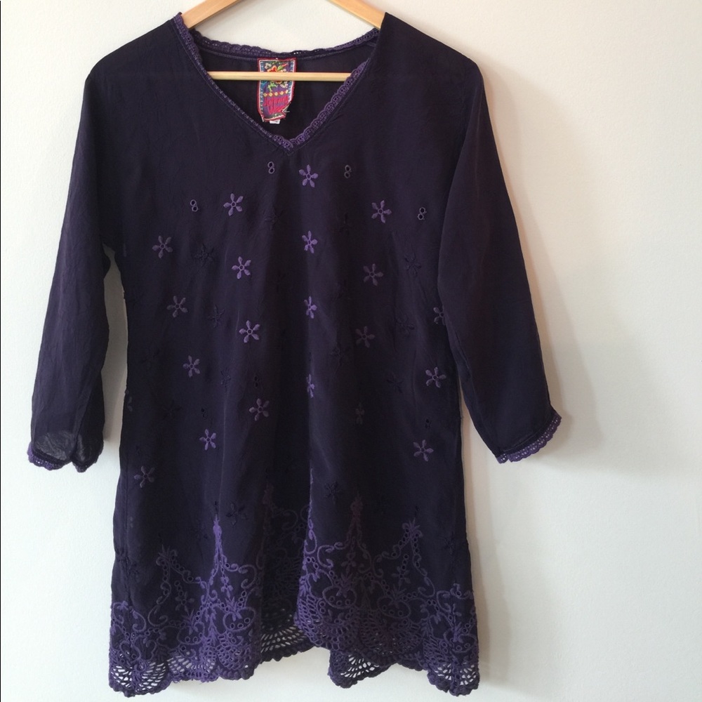 Johnny Was! Cute at the 🌊