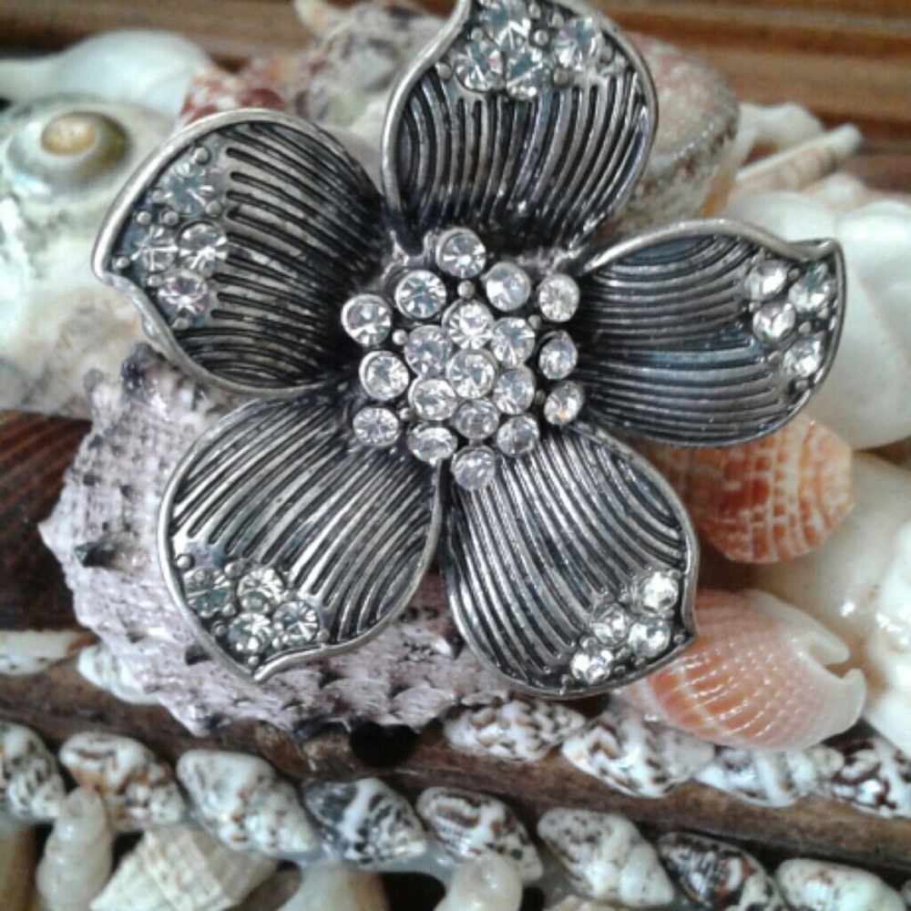 Lane Bryant silver oversized flower ring