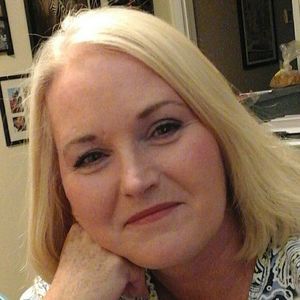 Meet your Posher, Lorrie