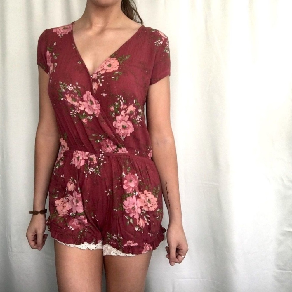 Boho Floral Pink Adorable Romper Size Small