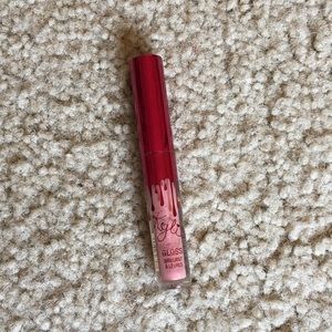 Kylie Valentines Day Gloss in Damn Gina