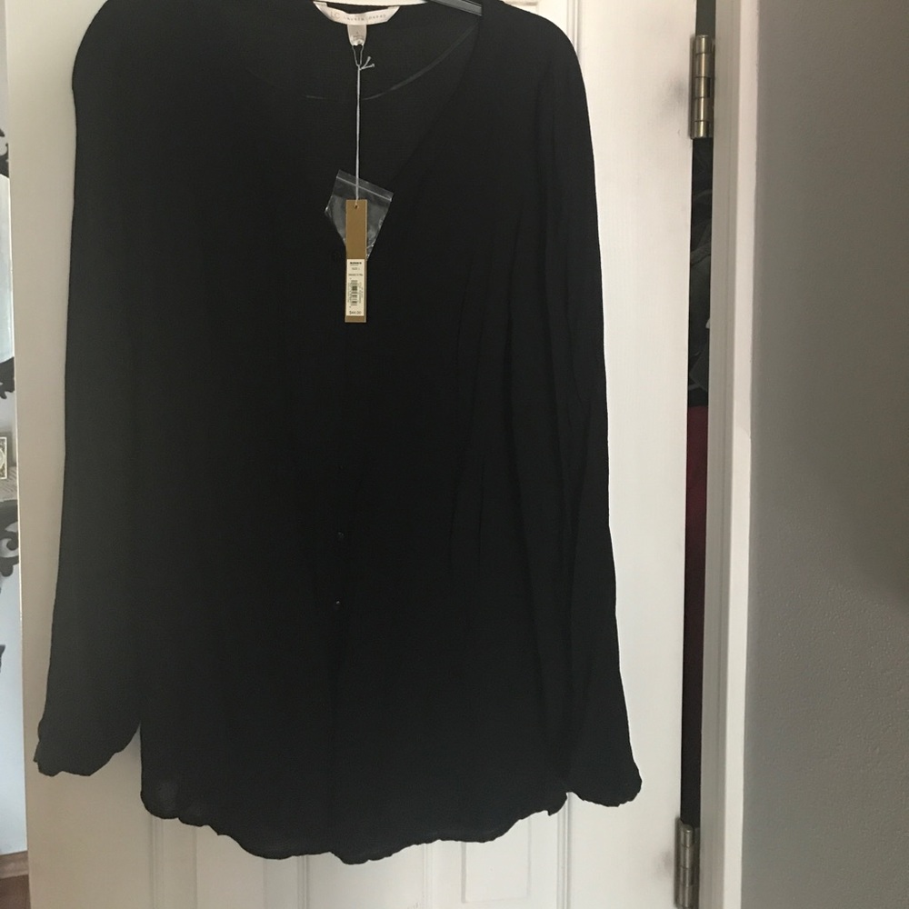 Black shirt