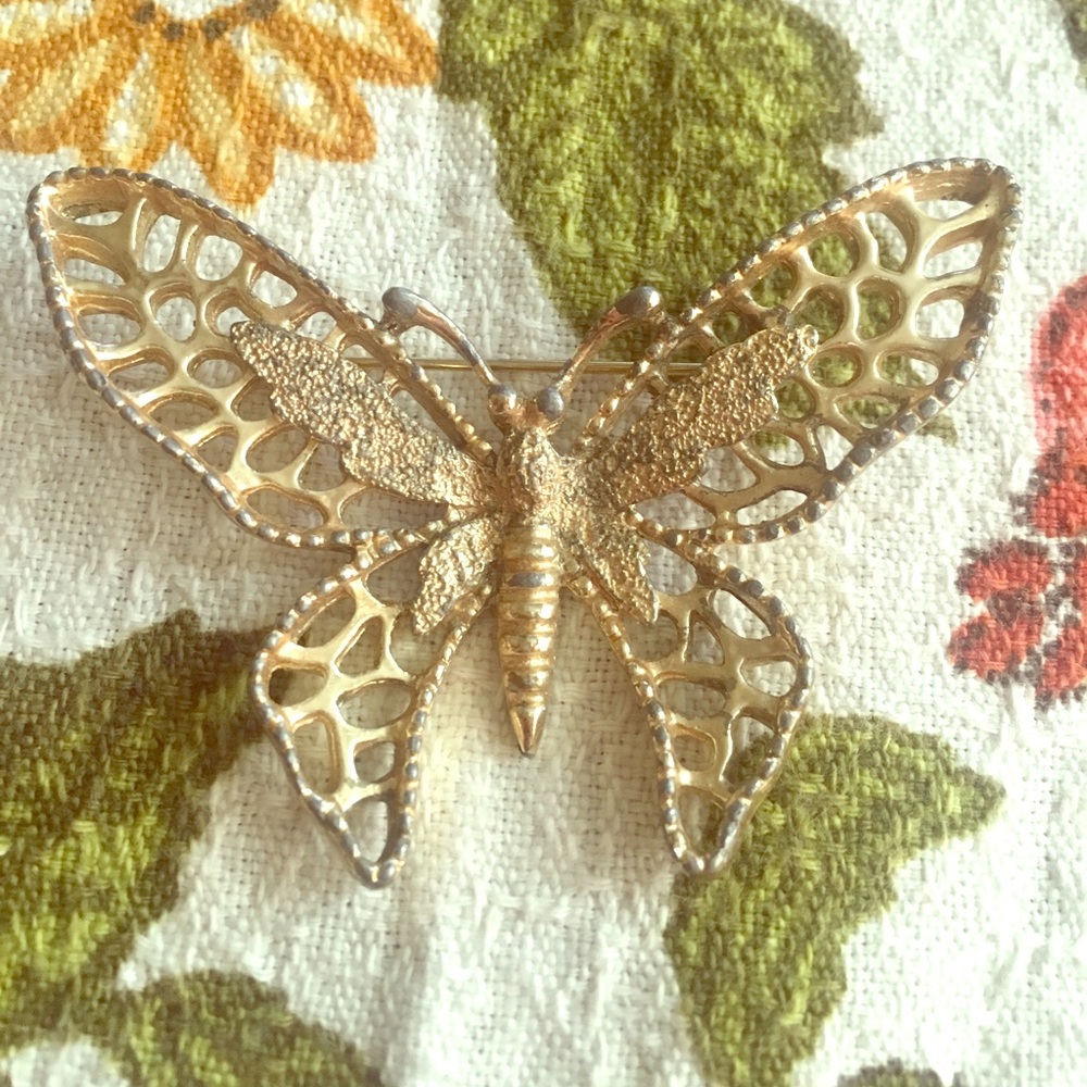 VINTAGE BUTTERFLY BROOCH