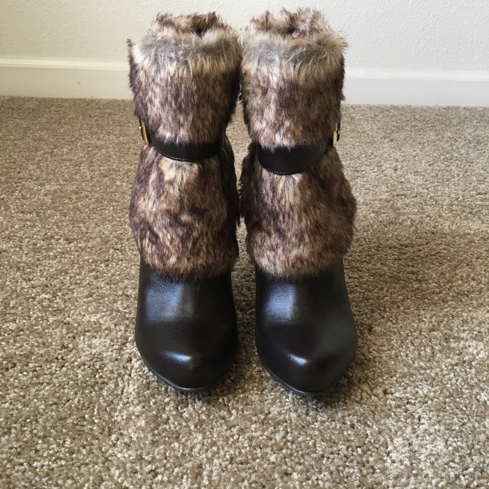 *Forever21* Fur Heeled Boots