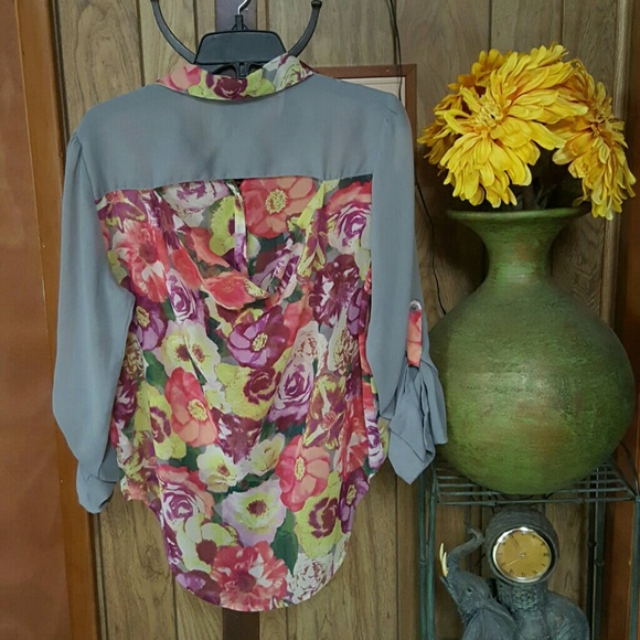 Sheer top - Picture 2 of 6