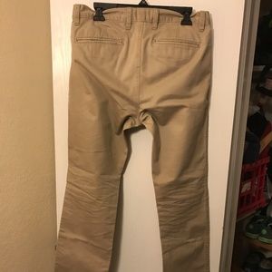 GAP Lived-In Slim Khaki Pants 32x30