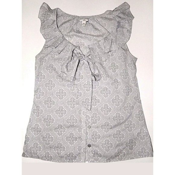 Banana Republic Tops - Banana Republic Quatrefoil Pattern Blouse PXS