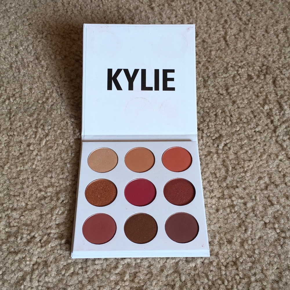 Kylie Cosmetics Burgundy Palette